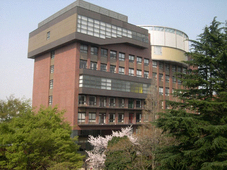 目白大学短期大学部