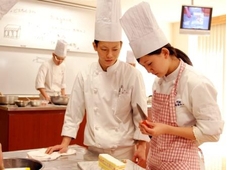 日本調理製菓専門学校